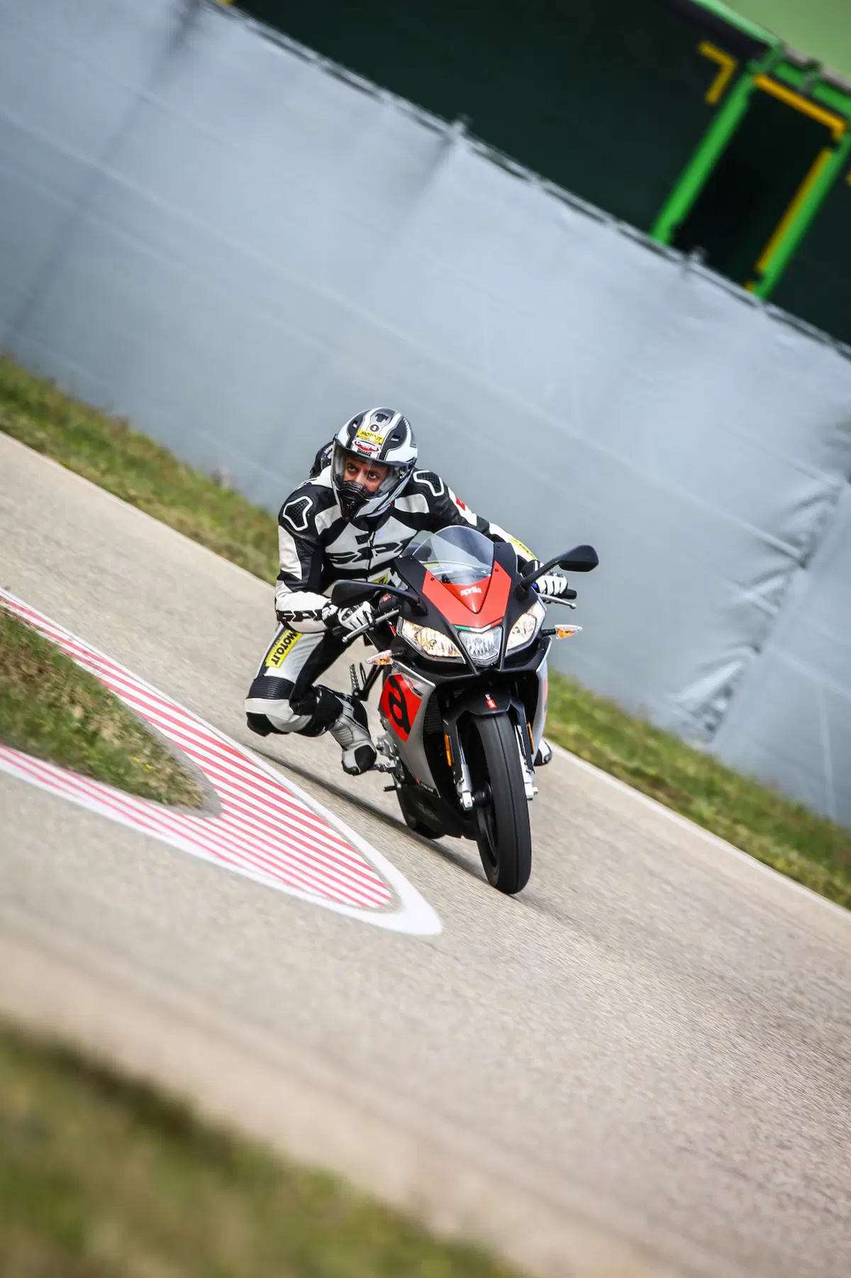 Aprilia RS 125 2017 e Aprilia Tuono 125 2017
