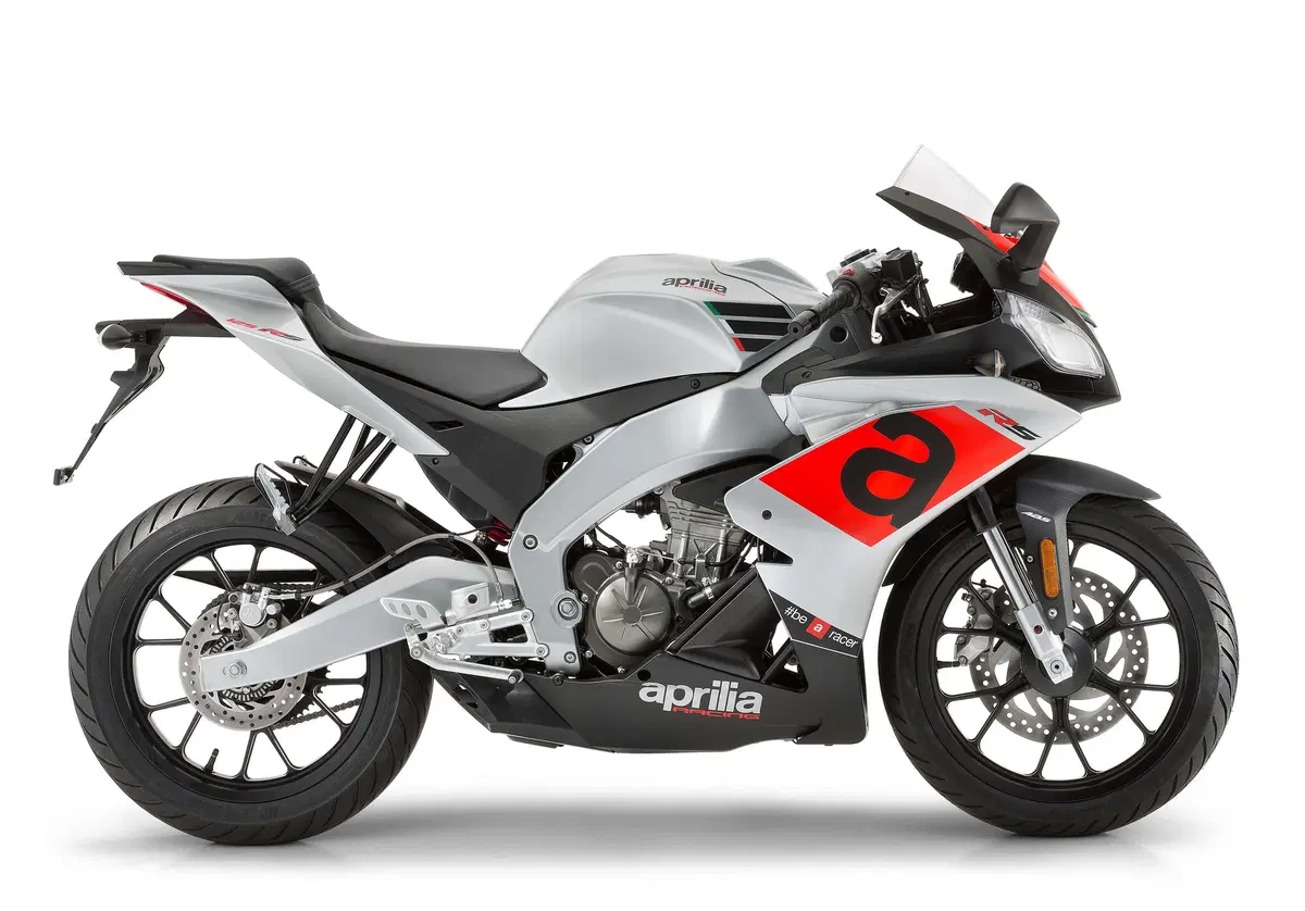 Aprilia RS 125 2017 e Aprilia Tuono 125 2017 (10)