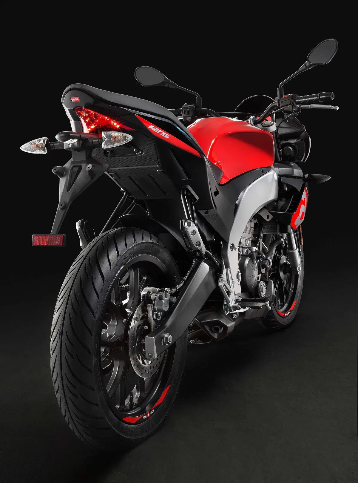 Aprilia RS 125 2017 e Aprilia Tuono 125 2017 (18)