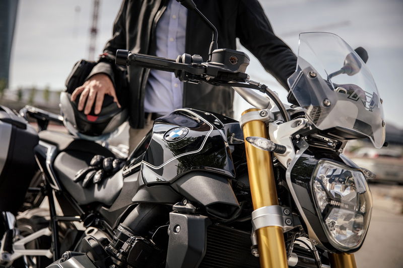 BMW R 1200 R, nuova versione Black Edition per l&#039;Italia