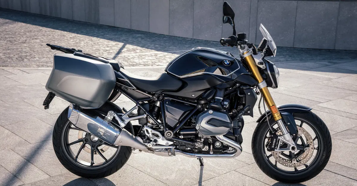 BMW R 1200 R, nuova versione Black Edition per l'Italia