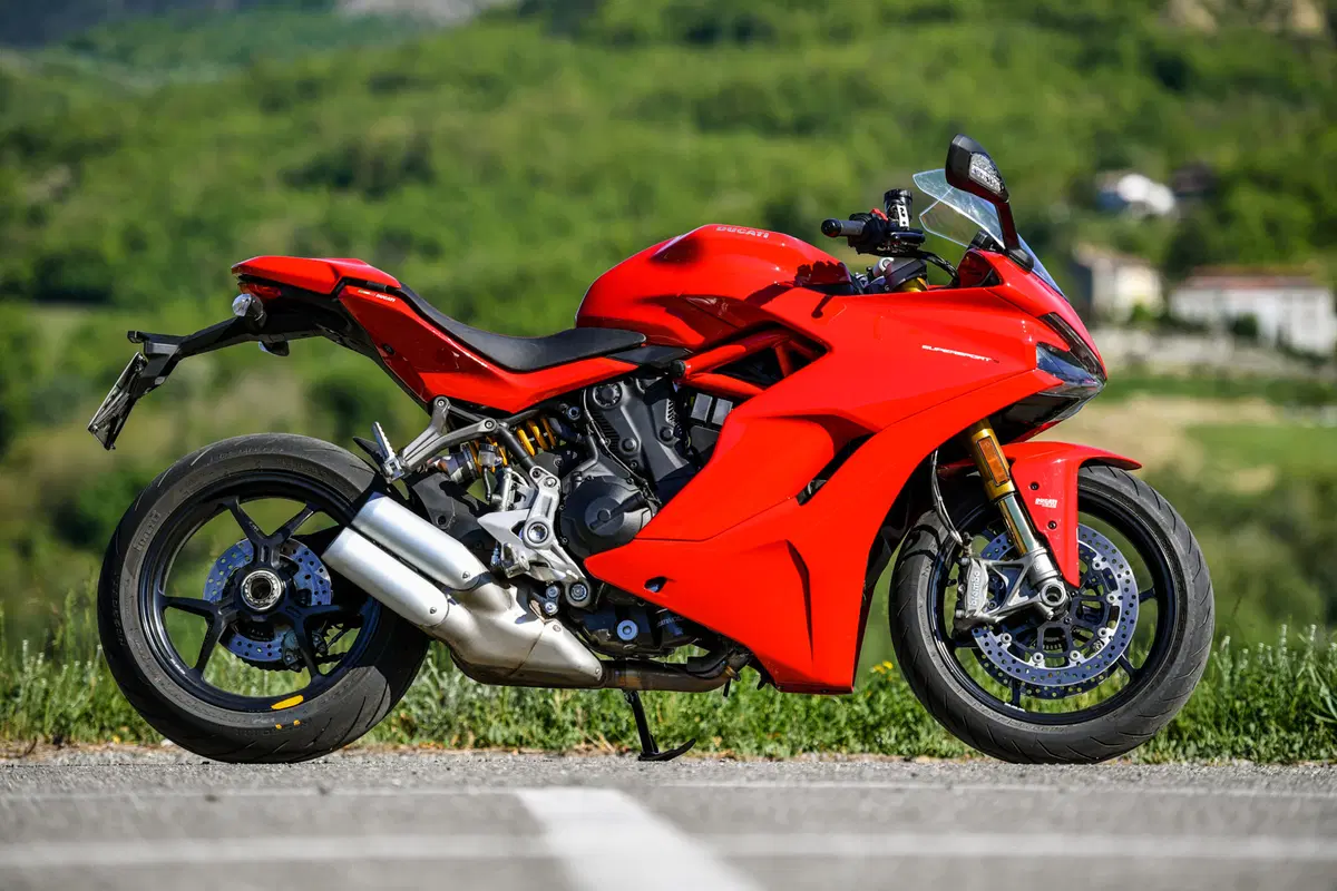 Ducati SuperSport 939 S: il ritorno dei semimanubri (11)