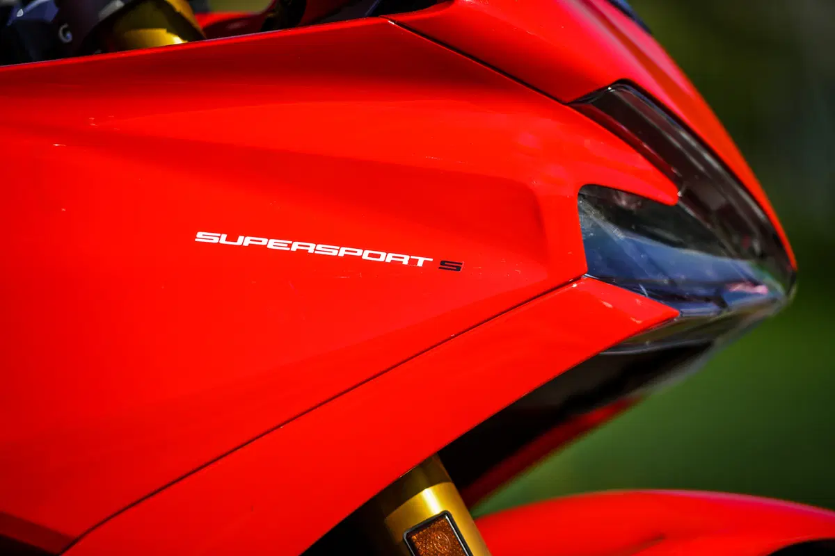Ducati SuperSport 939 S: il ritorno dei semimanubri (13)