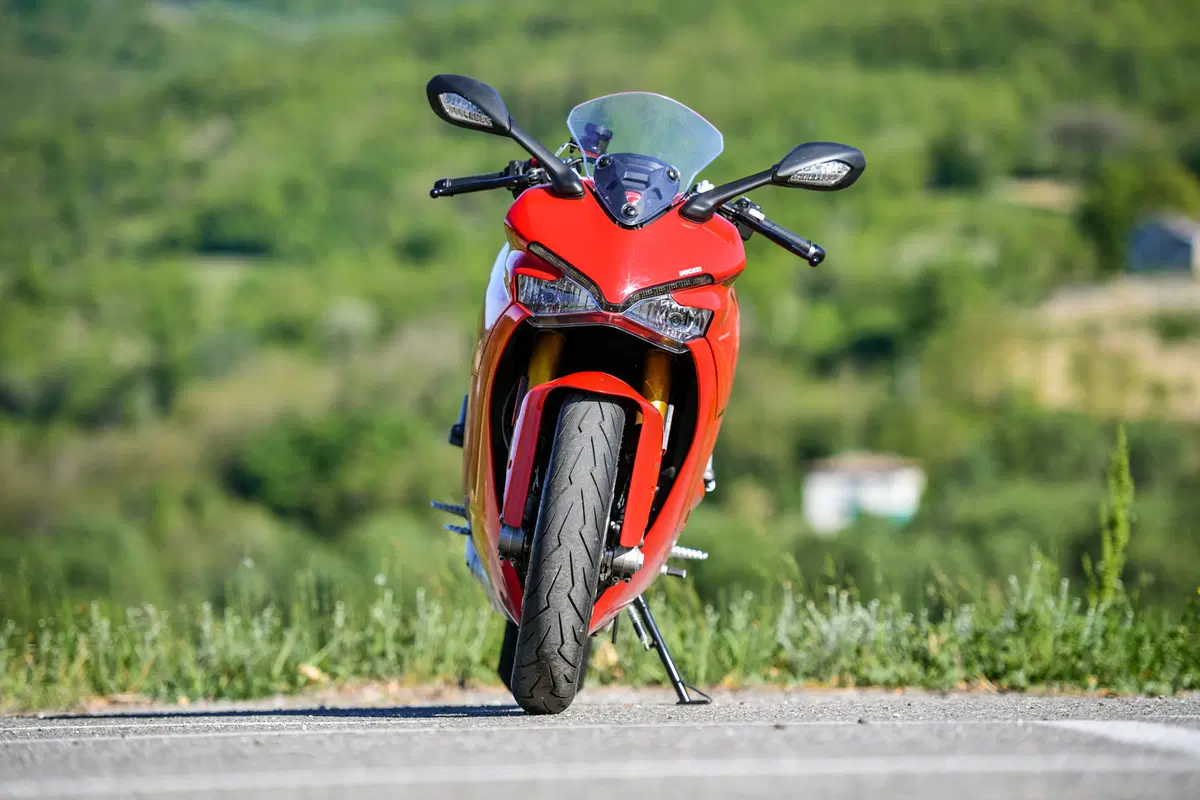 Ducati SuperSport 939 S: il ritorno dei semimanubri (16)