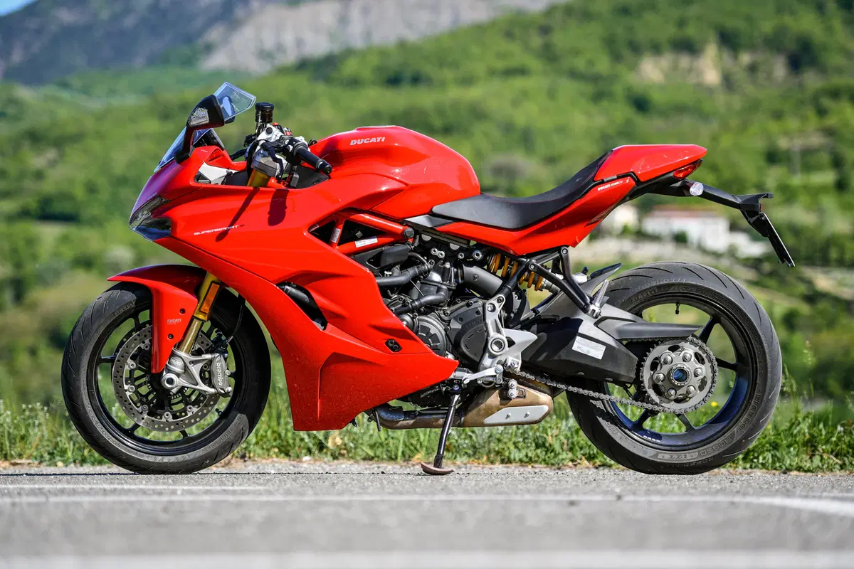 Ducati SuperSport 939 S: il ritorno dei semimanubri (19)