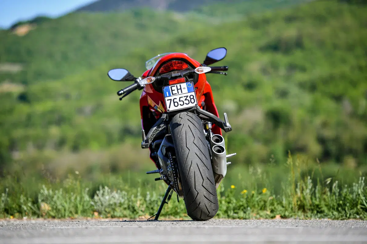 Ducati SuperSport 939 S: il ritorno dei semimanubri (20)