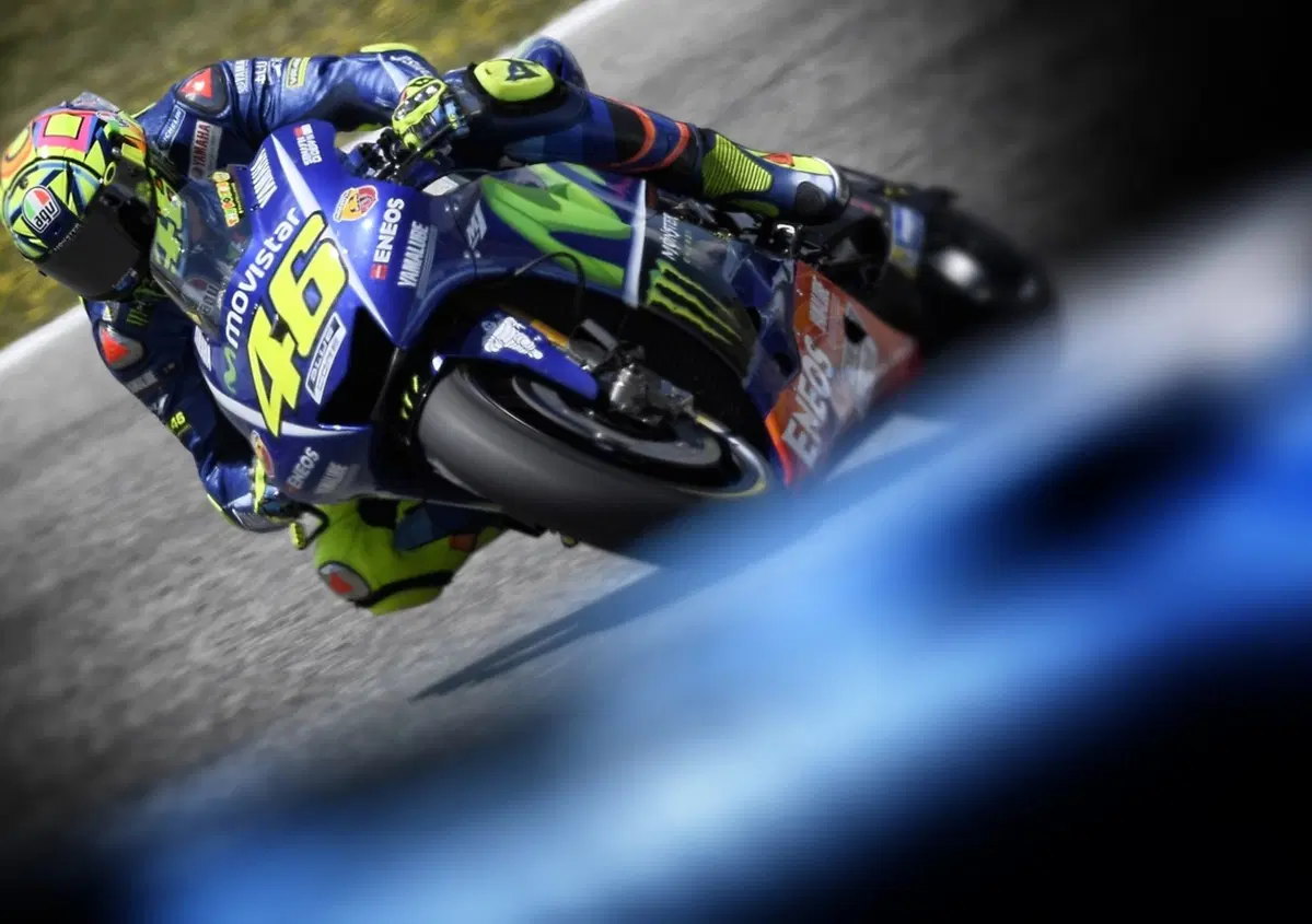 MotoGP 2017. Rossi: "Sembrava che si stesse rompendo tutto"