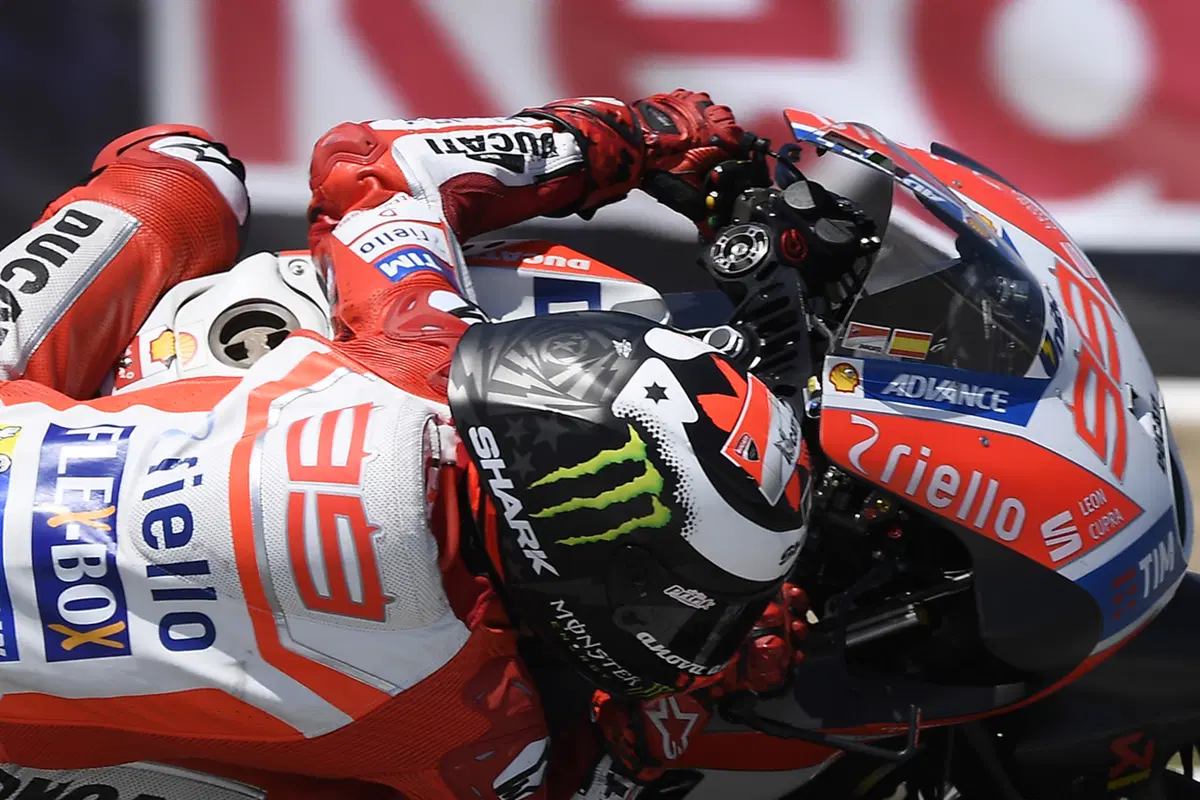 Gallery MotoGP 2017. Le foto più spettacolari del GP di Spagna (22)